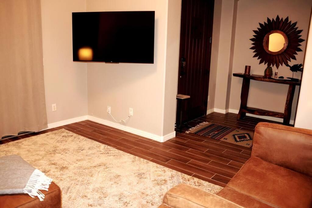 Phoenix Home With Heated Pool, Desert Views & Hot Tub أريزونا المظهر الخارجي الصورة