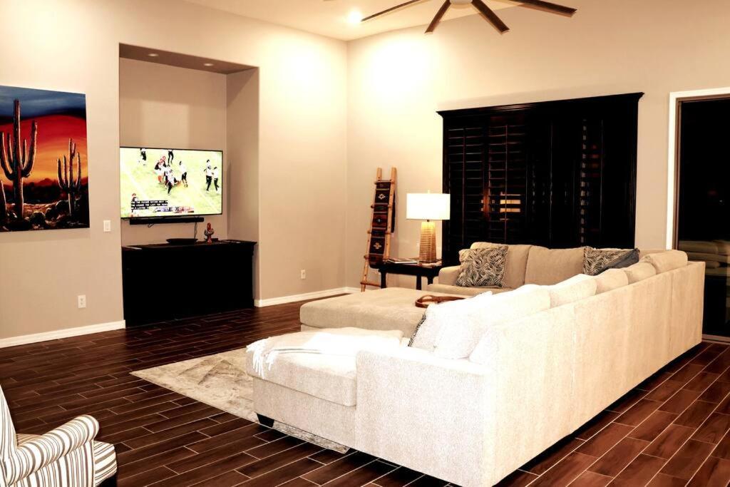 Phoenix Home With Heated Pool, Desert Views & Hot Tub أريزونا المظهر الخارجي الصورة